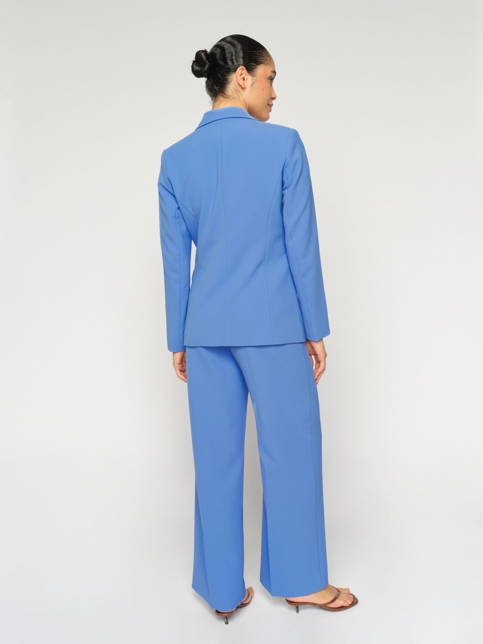 Modelshot / Ultramarine / Detail